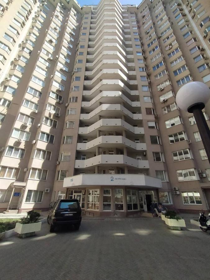 Апартаменты С Двумя Спальнями В Центре Города Odessa Esterno foto